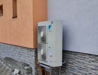 EQUINOX Tepelné čerpadlo vzduch voda Daikin Altherma LT 11kW s chladením rodinný dom Pod Žiarcom 1